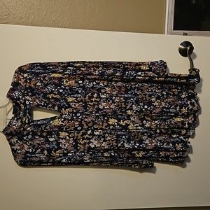 Umgee floral tunic size M